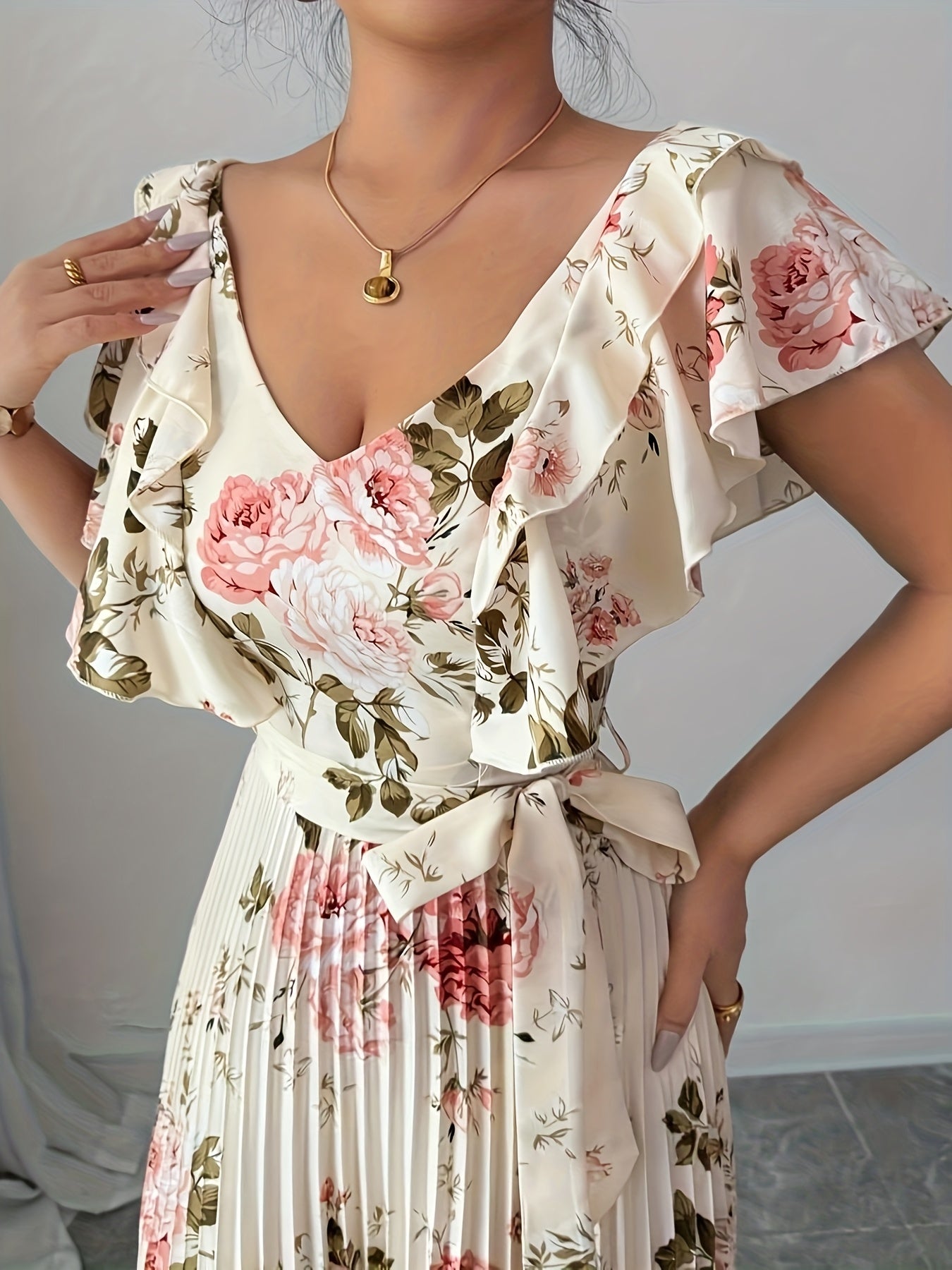 Women'S Elegant Floral Print V-Neck Maxi Dress - Flared A-Line Skirt, Formal & Casual Event Gown in Red/White/, All-Season Wedding Party Outfit with Waist Definition for Everyday & Special Occasions, Cute Dresses, Versatile Fashion, Quality Fabric
